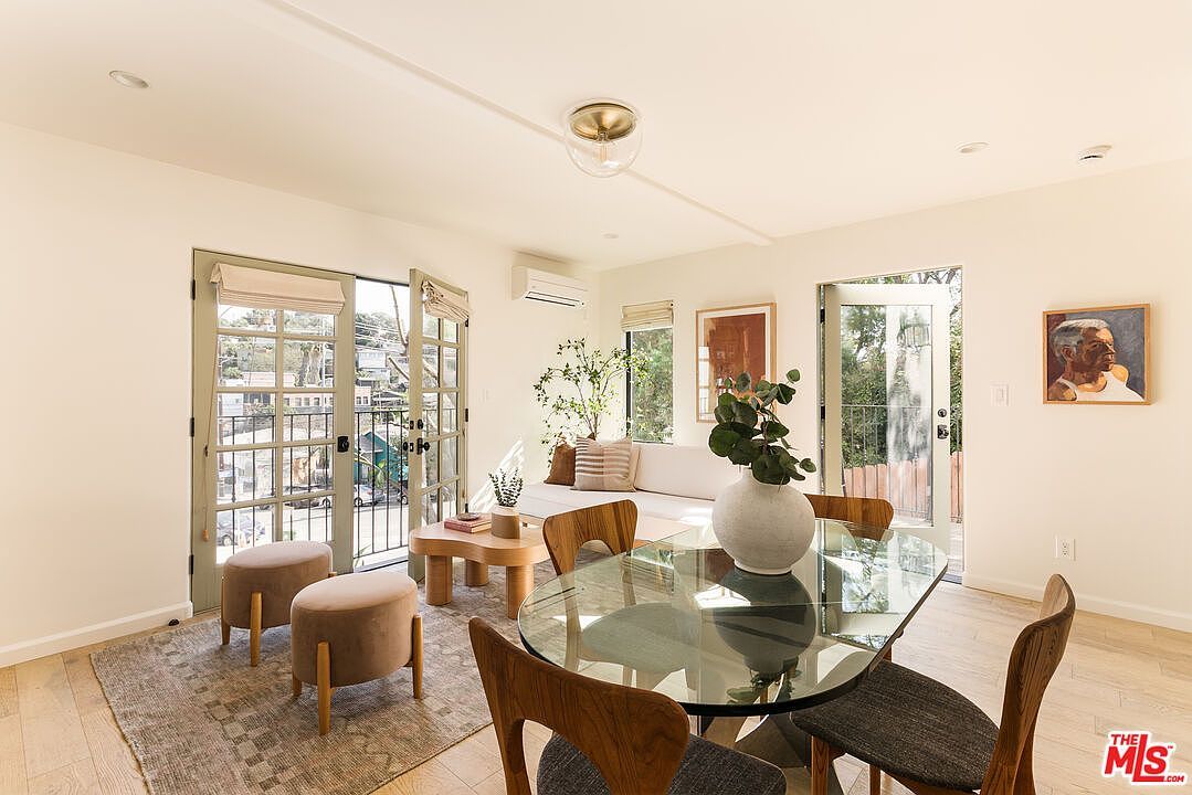 3200 Larissa Dr Los Angeles, CA 90026 - Thumbnail 4