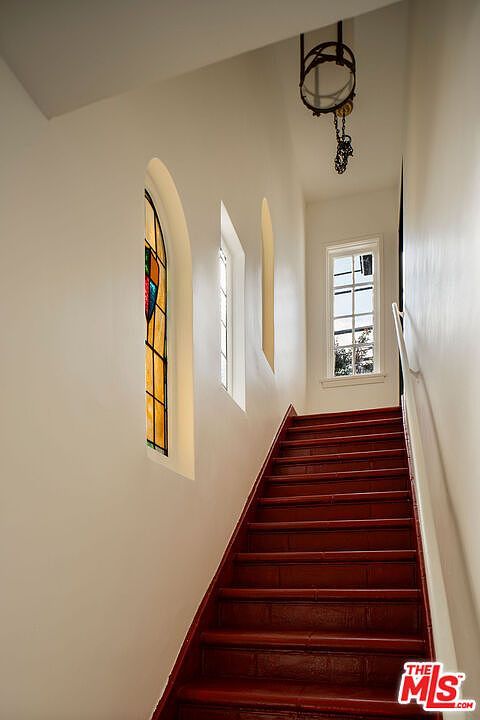 3761 Monon St Los Angeles, CA 90027 - Thumbnail 4