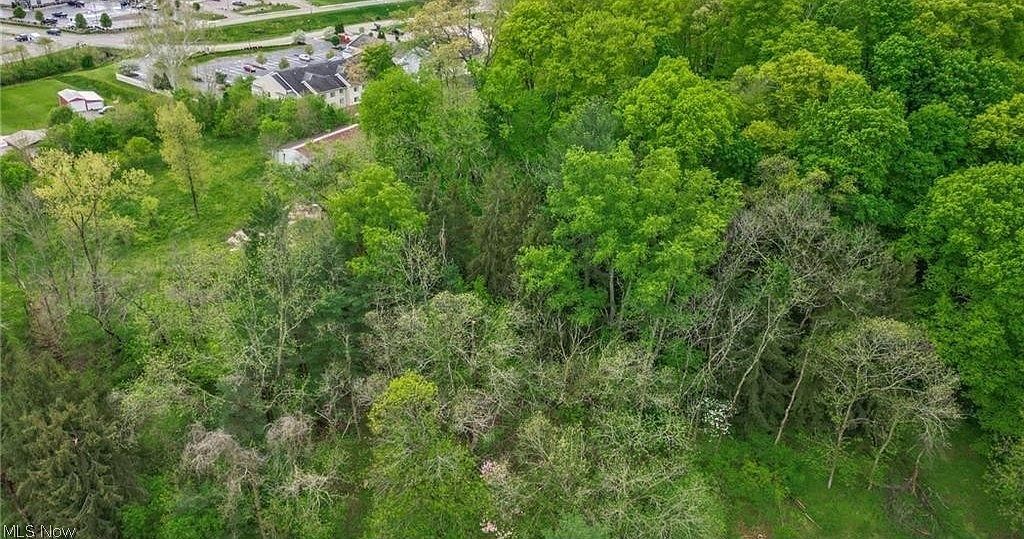 305 County House Ln Marietta, OH 45750 - Thumbnail 4