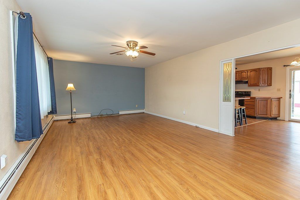 527 Center St Milton, PA 17847 - Thumbnail 4