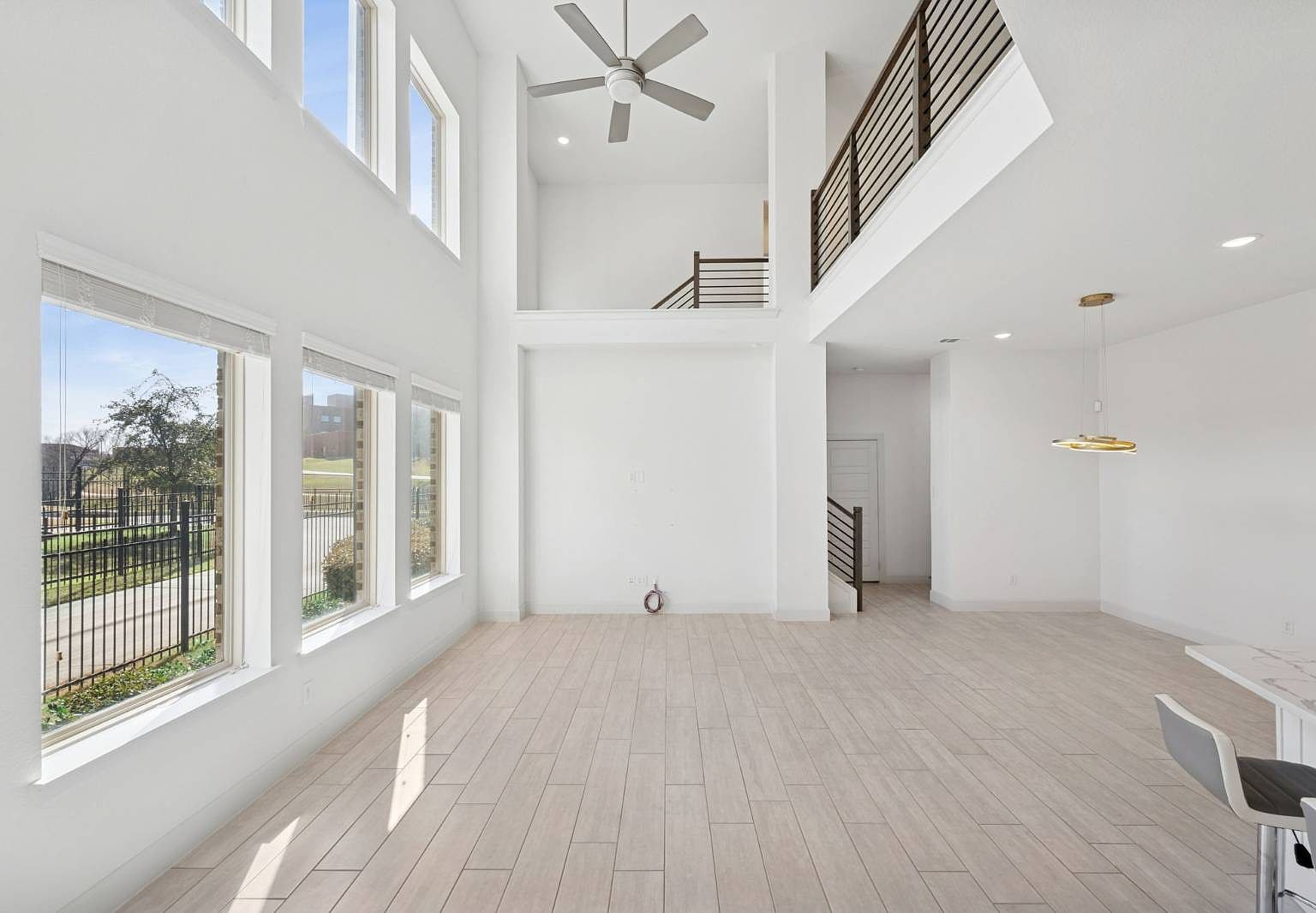 648 Courtyard Ln Irving, TX 75039 - Thumbnail 4