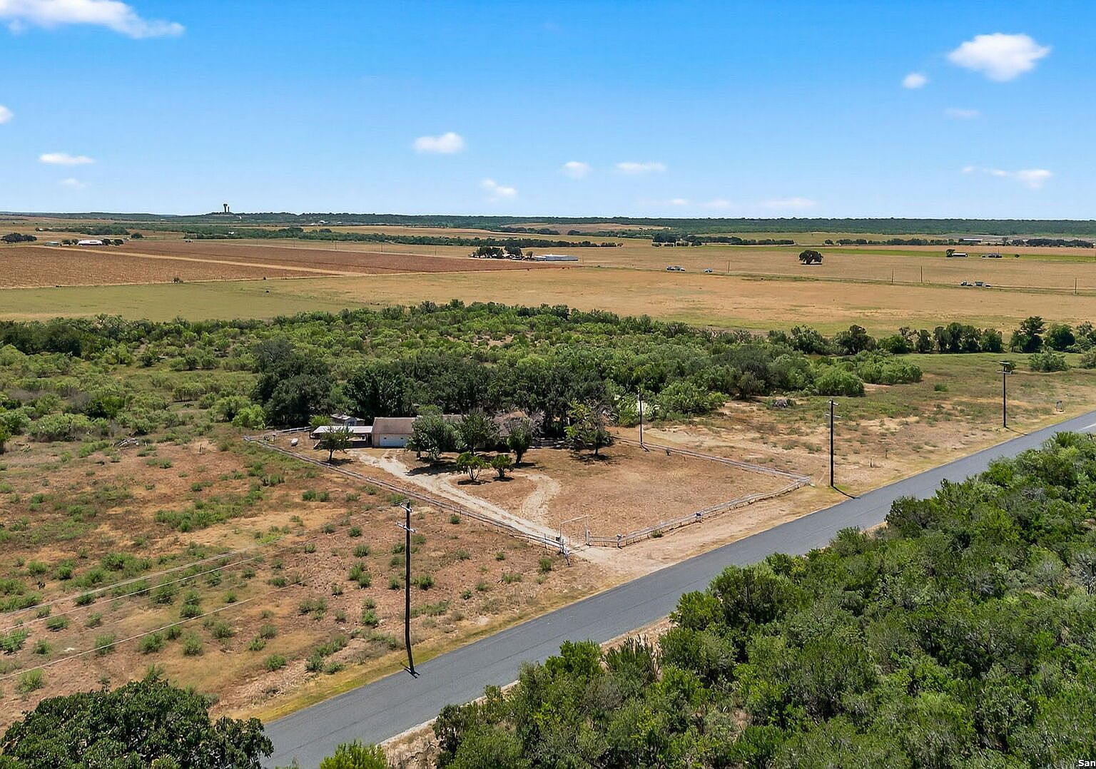 281 County Road 265 Hondo, TX 78861 - Thumbnail 4