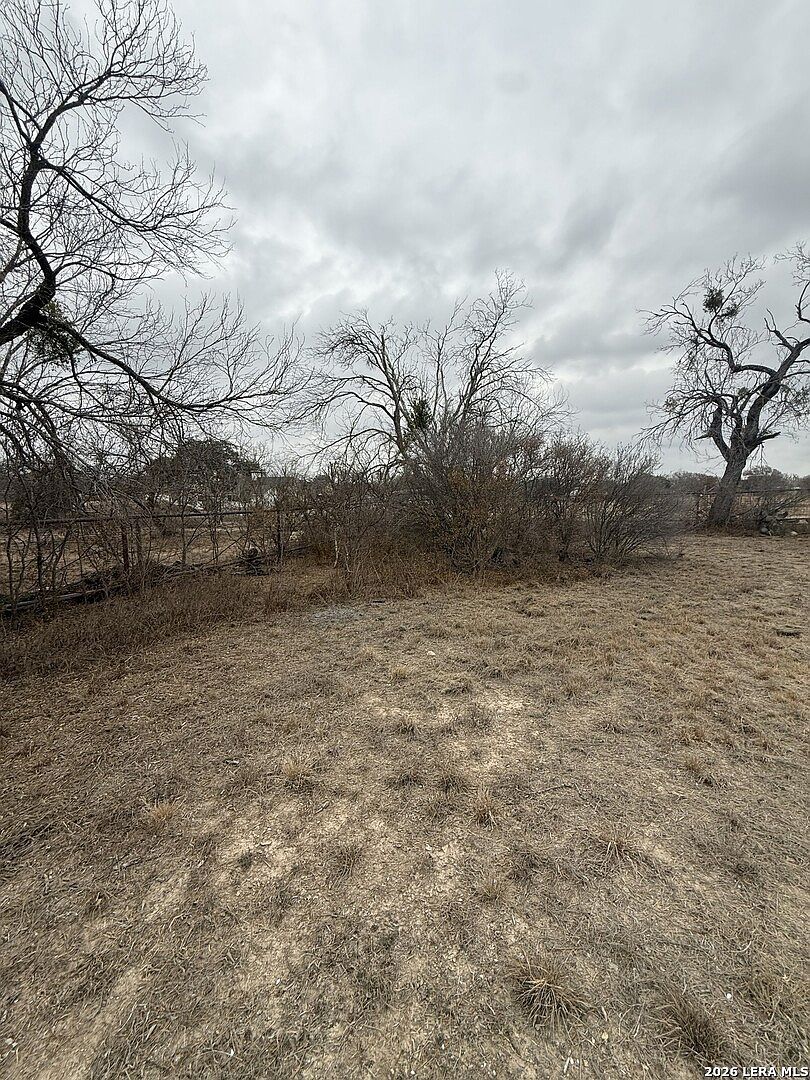 290 Strasbourg St #13 Castroville, TX 78009 - Thumbnail 4