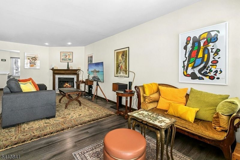 1168 Lake Ave APT 6 Clark, NJ 07066 - Thumbnail 4