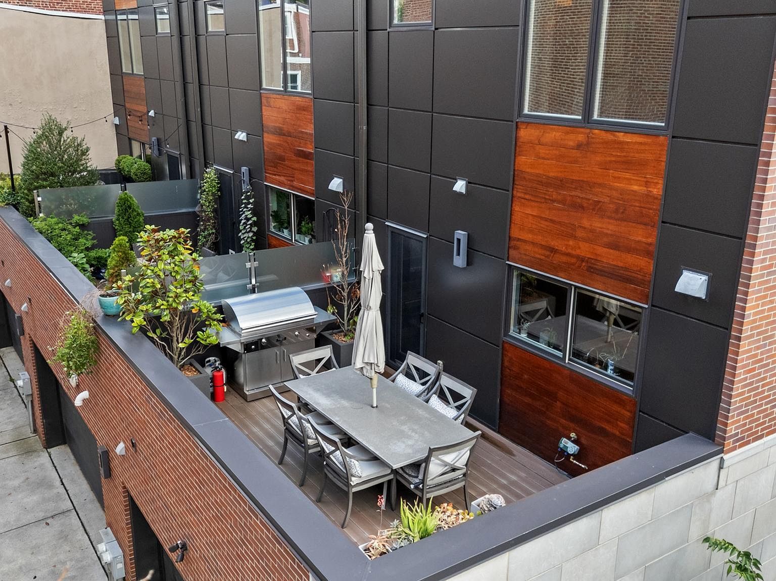 2147 Lombard St Philadelphia, PA 19146 - Thumbnail 4