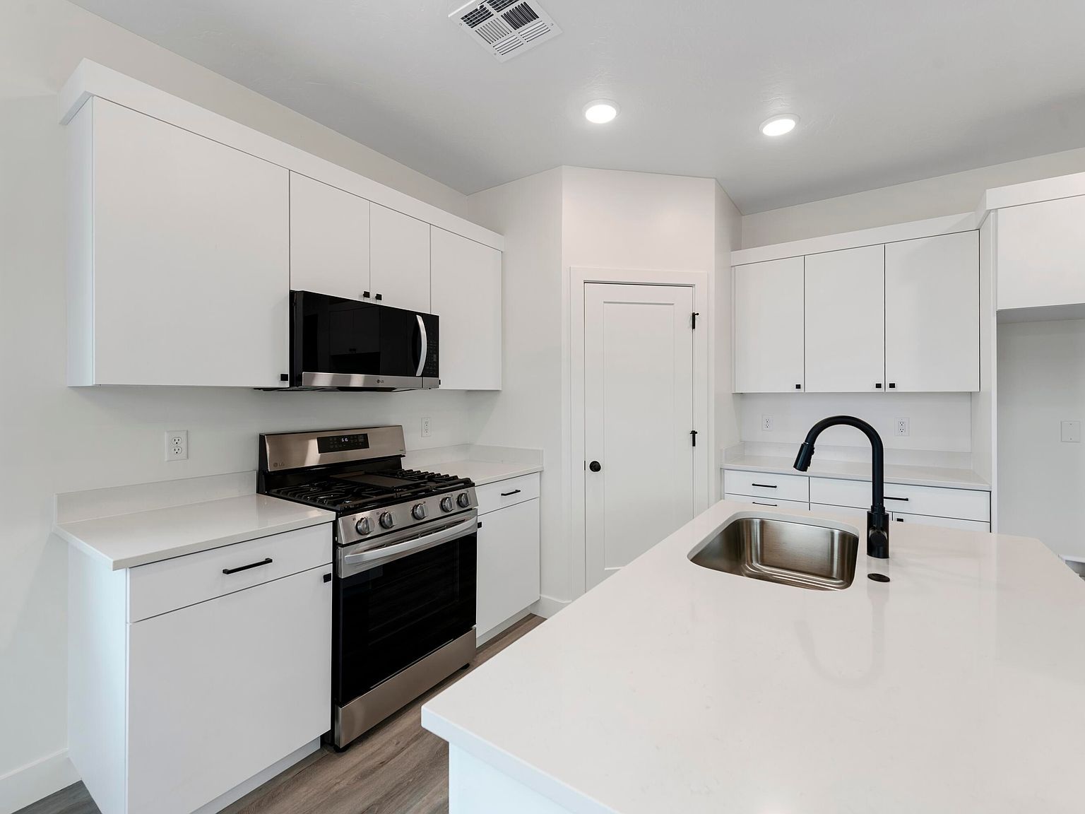 344 W Rosie Loop #46E Cedar City, UT 84721 - Thumbnail 4