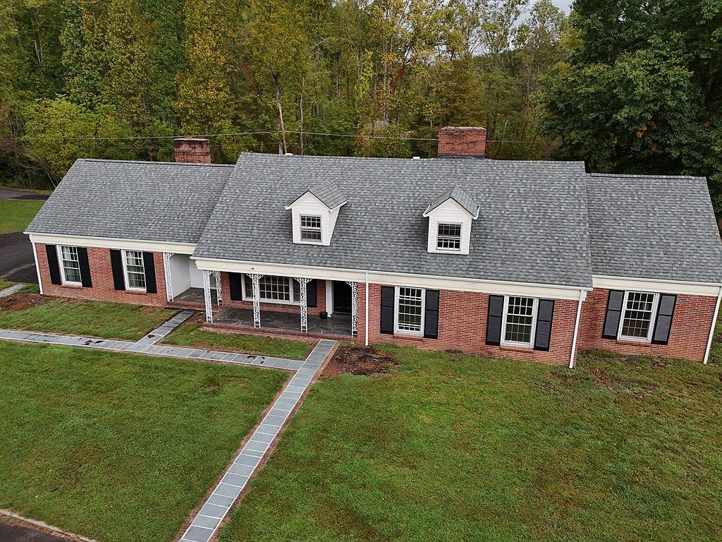 137 McGuire Ln Cedar Bluff, VA 24609 - Thumbnail 4