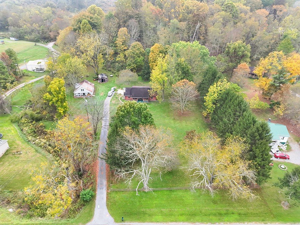 18466 Governor G C Peery Hwy Pounding Mill, VA 24637 - Thumbnail 4