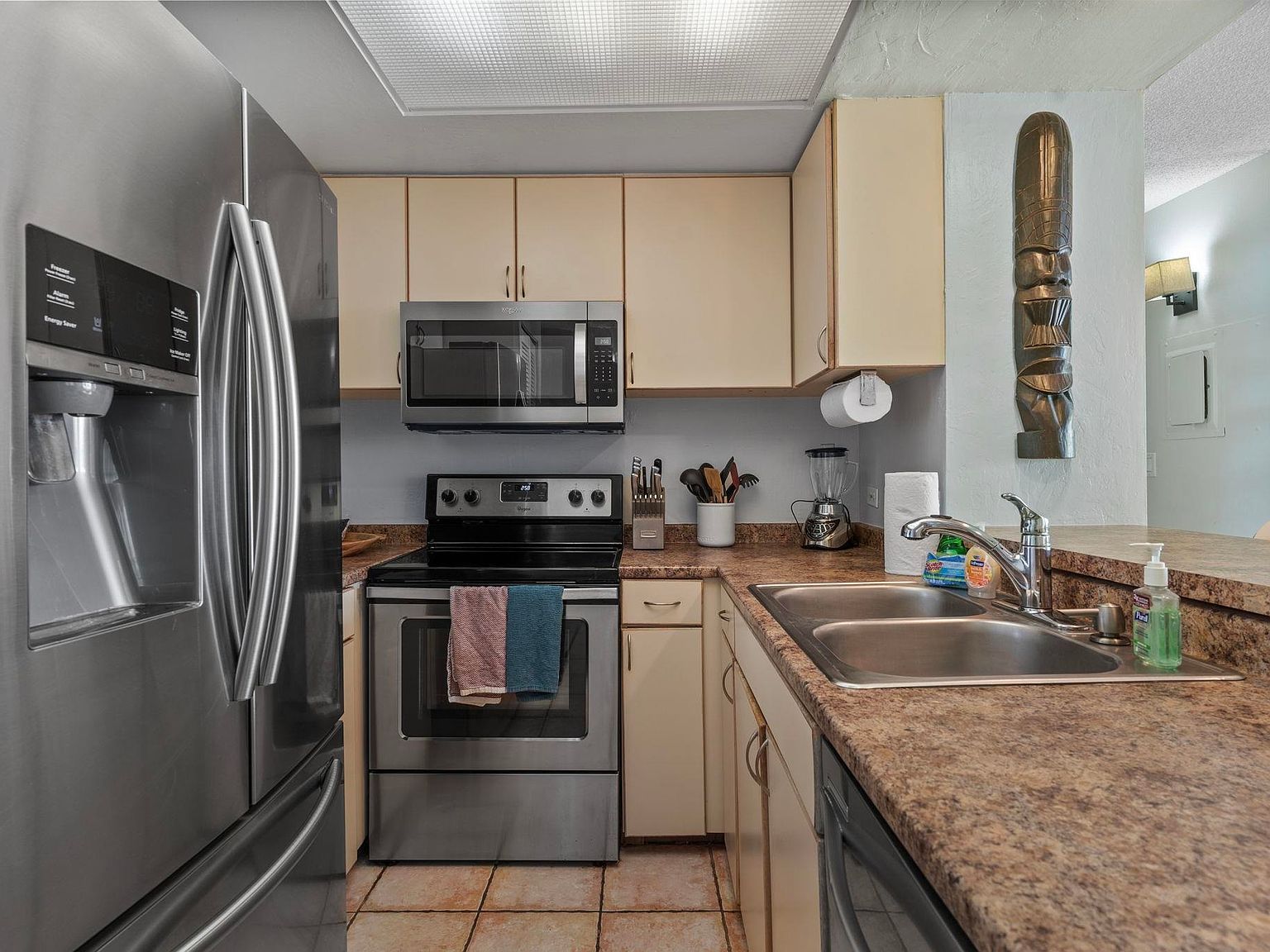 4401 Lower Honoapiilani Rd APT A101 Lahaina, HI 96761 - Thumbnail 4