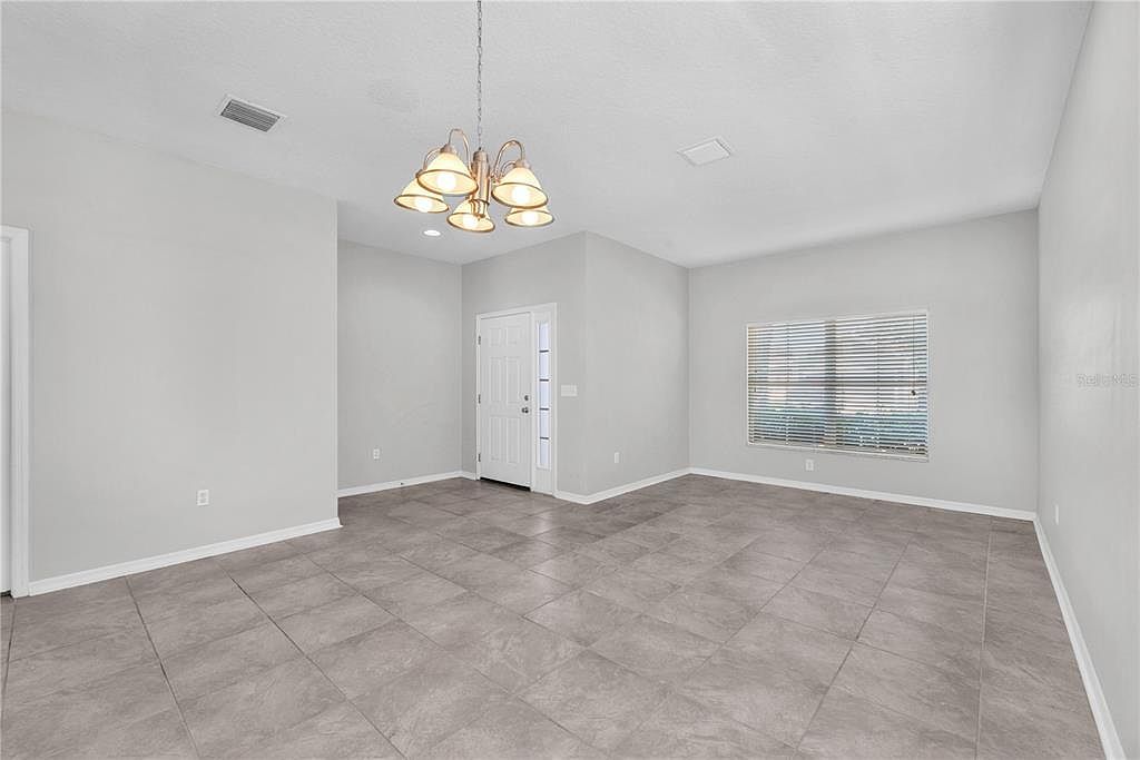10109 Celtic Ash Dr Ruskin, FL 33573 - Thumbnail 4