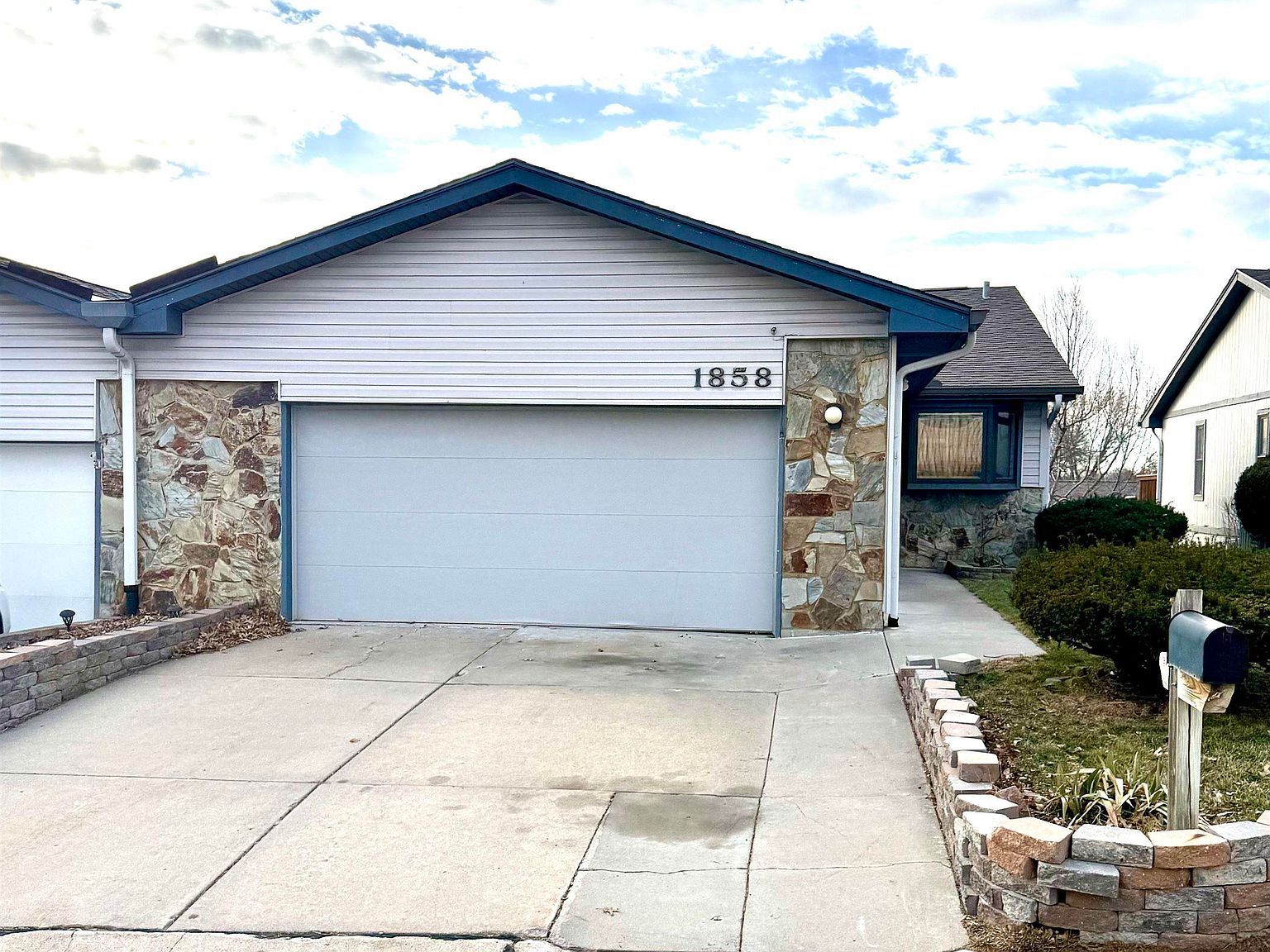 1858 N 93rd Ct Omaha, NE 68114 - Thumbnail 4