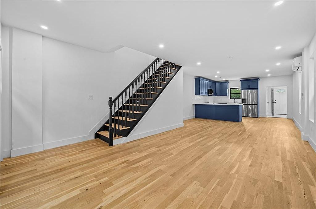 371 Grant Ave Brooklyn, NY 11208 - Thumbnail 4