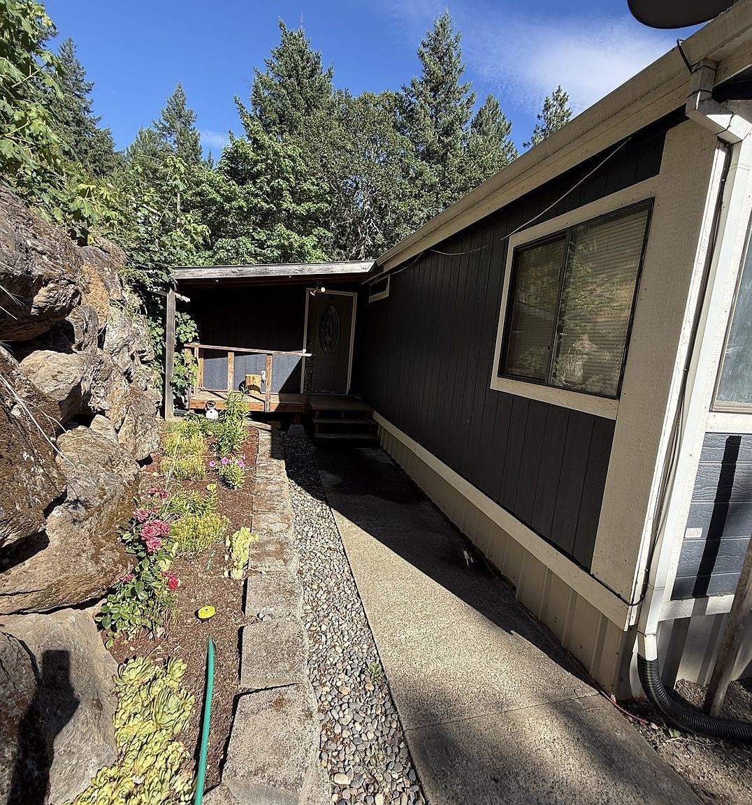 590 NE Spring St White Salmon, WA 98672 - Thumbnail 4