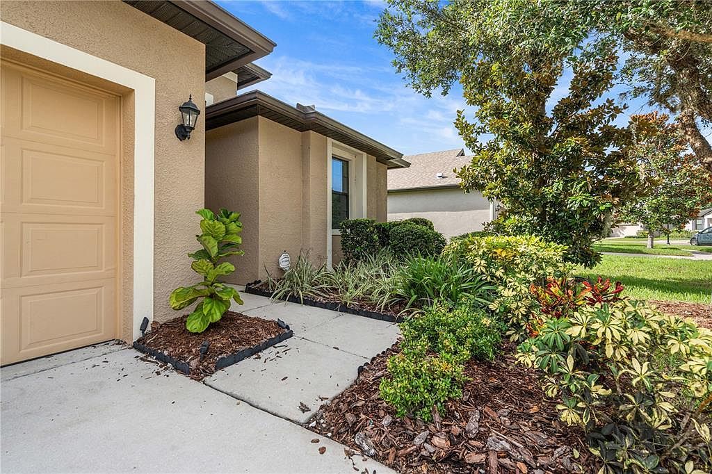 19730 Post Island Loop Land O Lakes, FL 34638 - Thumbnail 4