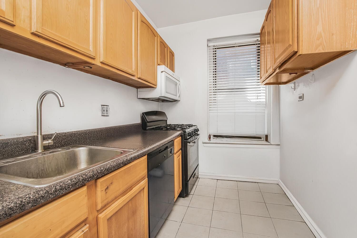 2199 Holland Ave APT 4D Bronx, NY 10462 - Thumbnail 4