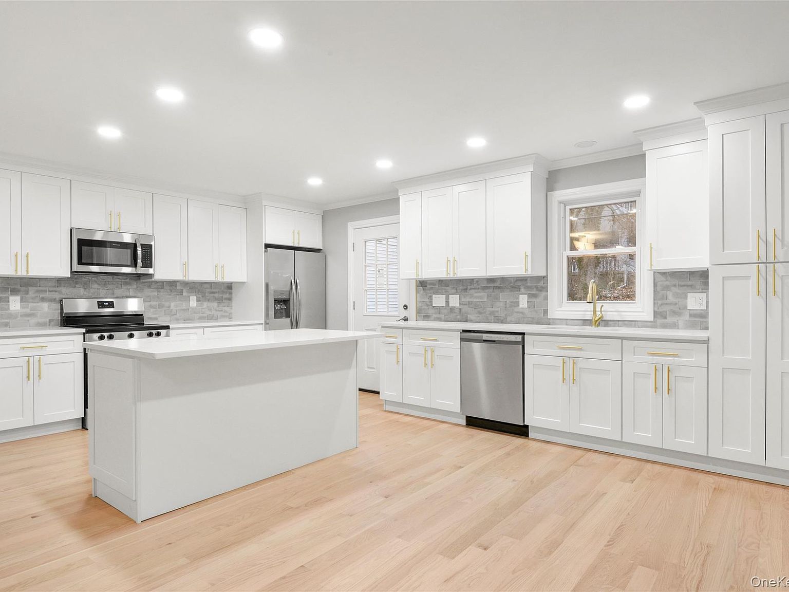 26 Ashton Rd Yonkers, NY 10705 - Thumbnail 4