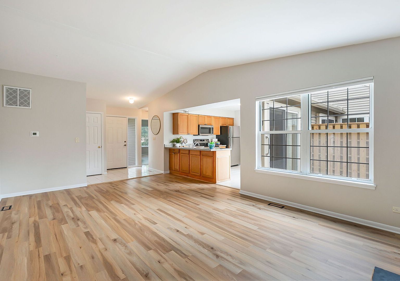 932 Chase Ct Gurnee, IL 60031 - Thumbnail 4