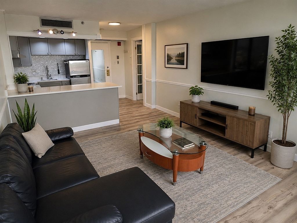 70 Southbridge St Unit 811 Worcester, MA 01608 - Thumbnail 4