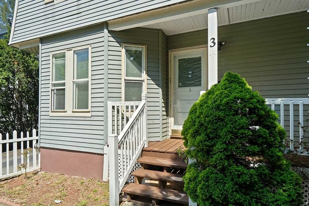 3 Wallace St Worcester, MA 01605 - Thumbnail 4