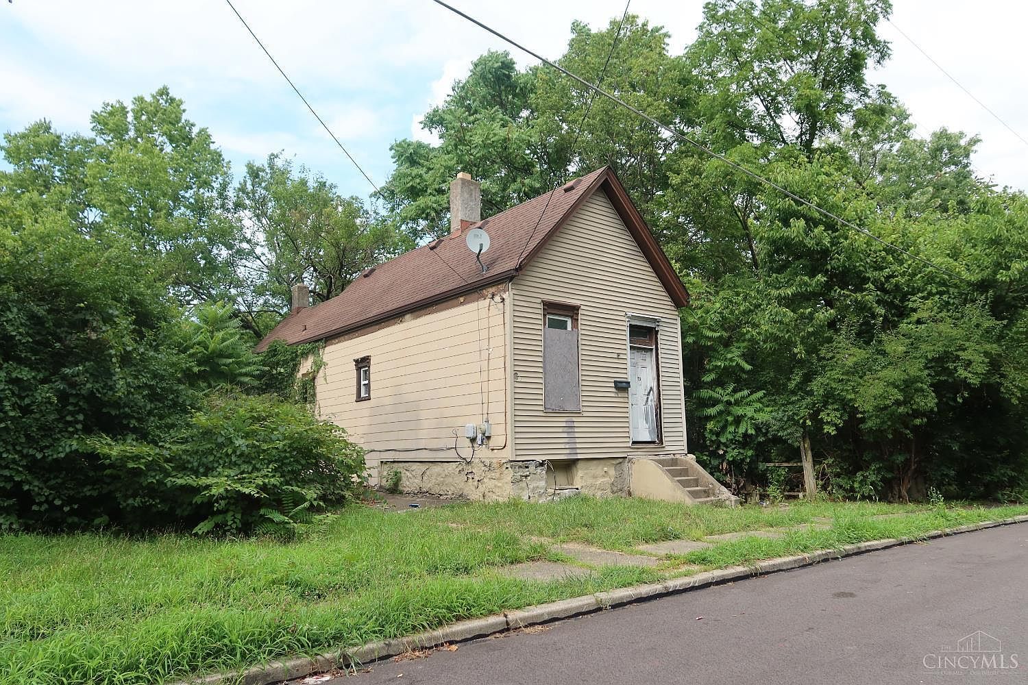 1724 Esmonde St Cincinnati, OH 45214 - Thumbnail 4