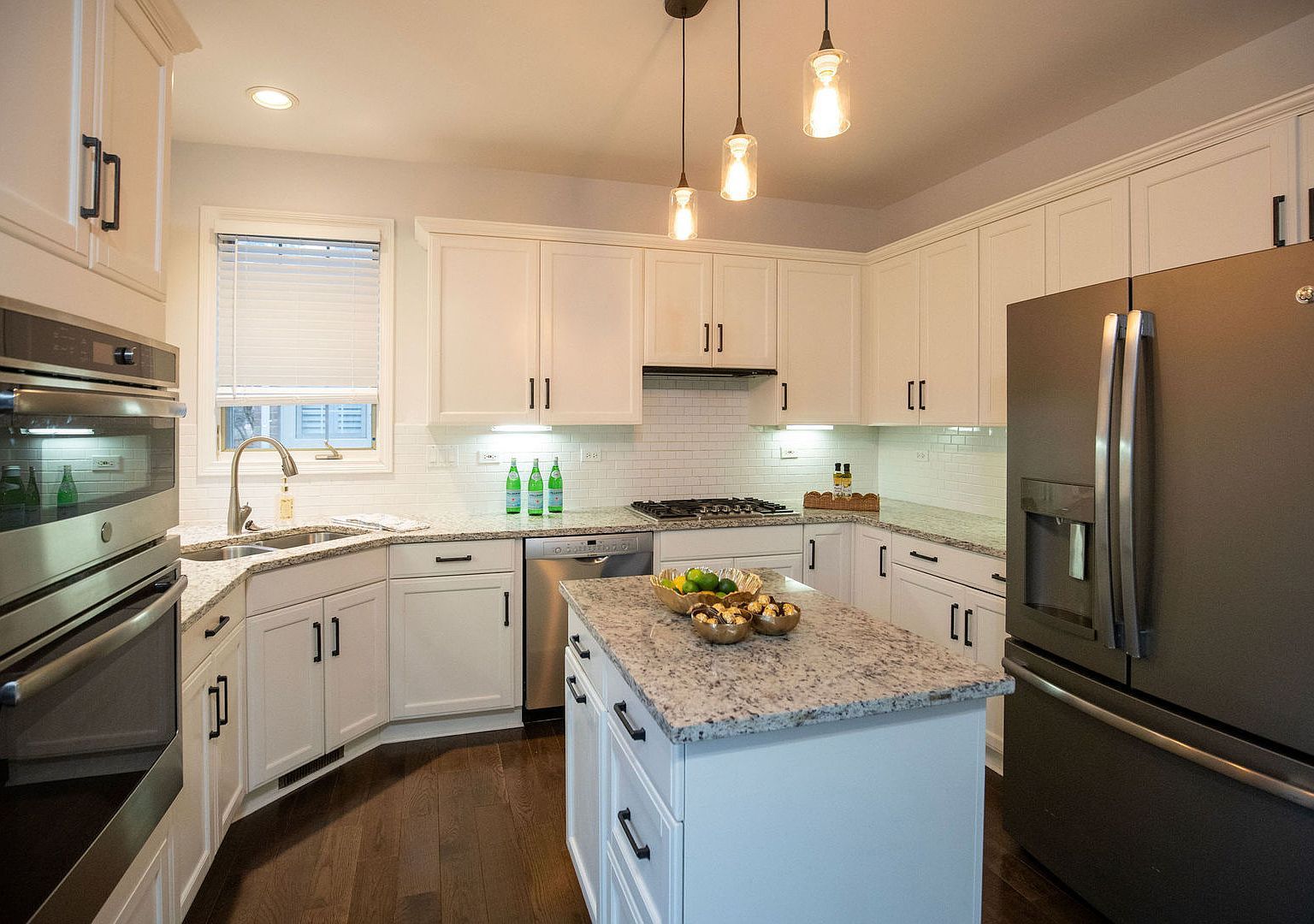 1827 Waterbury Cir Glenview, IL 60025 - Thumbnail 4