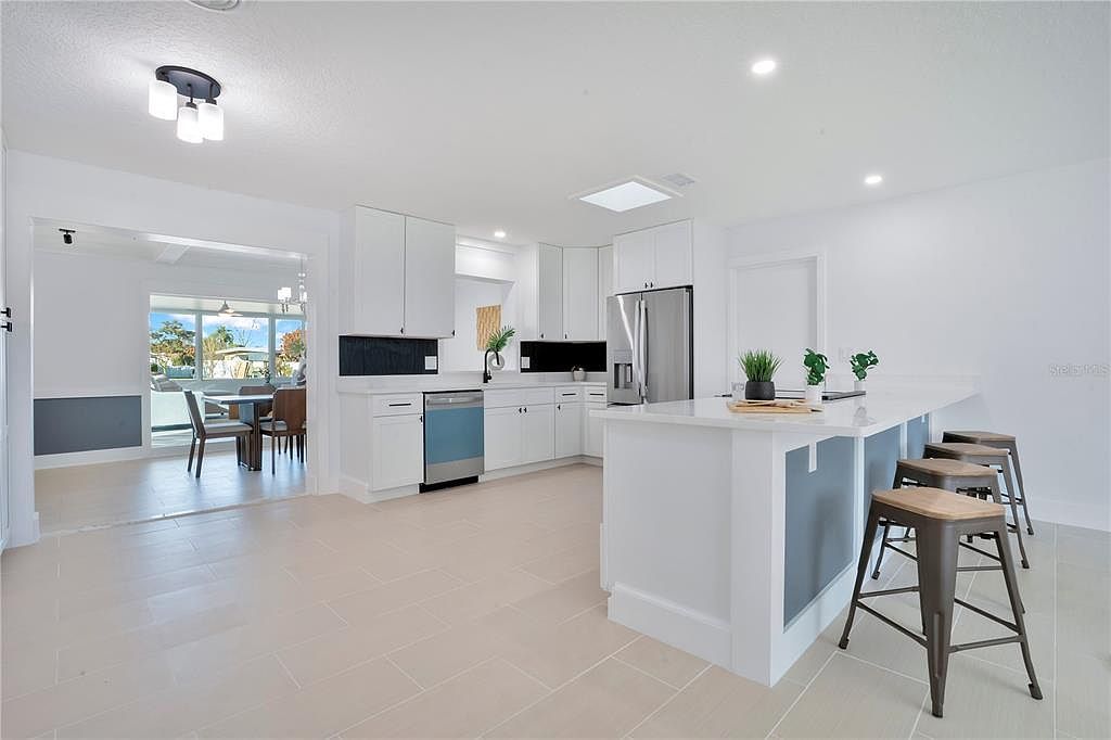 2801 Gulfstream Rd Orlando, FL 32805 - Thumbnail 4