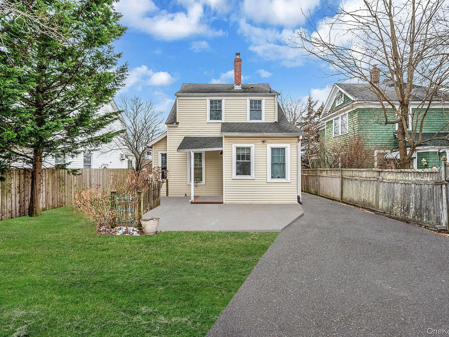 215 West Ave Patchogue, NY 11772 - Thumbnail 4