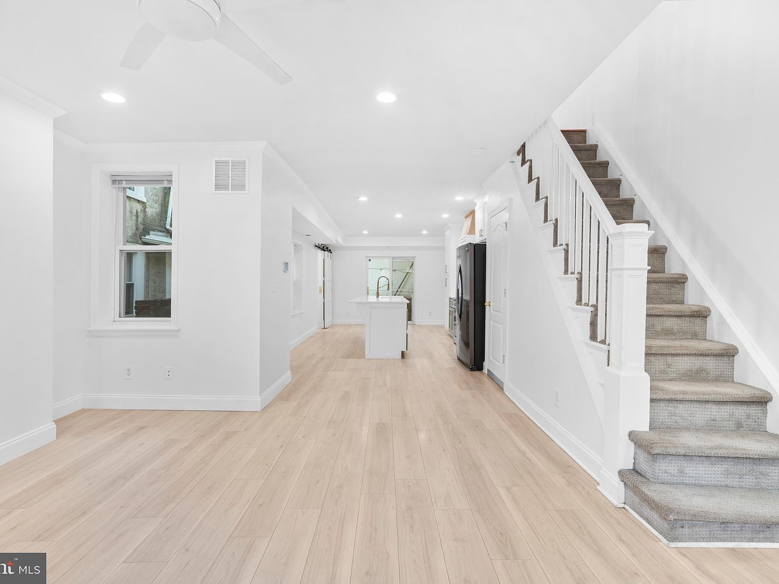 944 N Randolph St Philadelphia, PA 19123 - Thumbnail 4