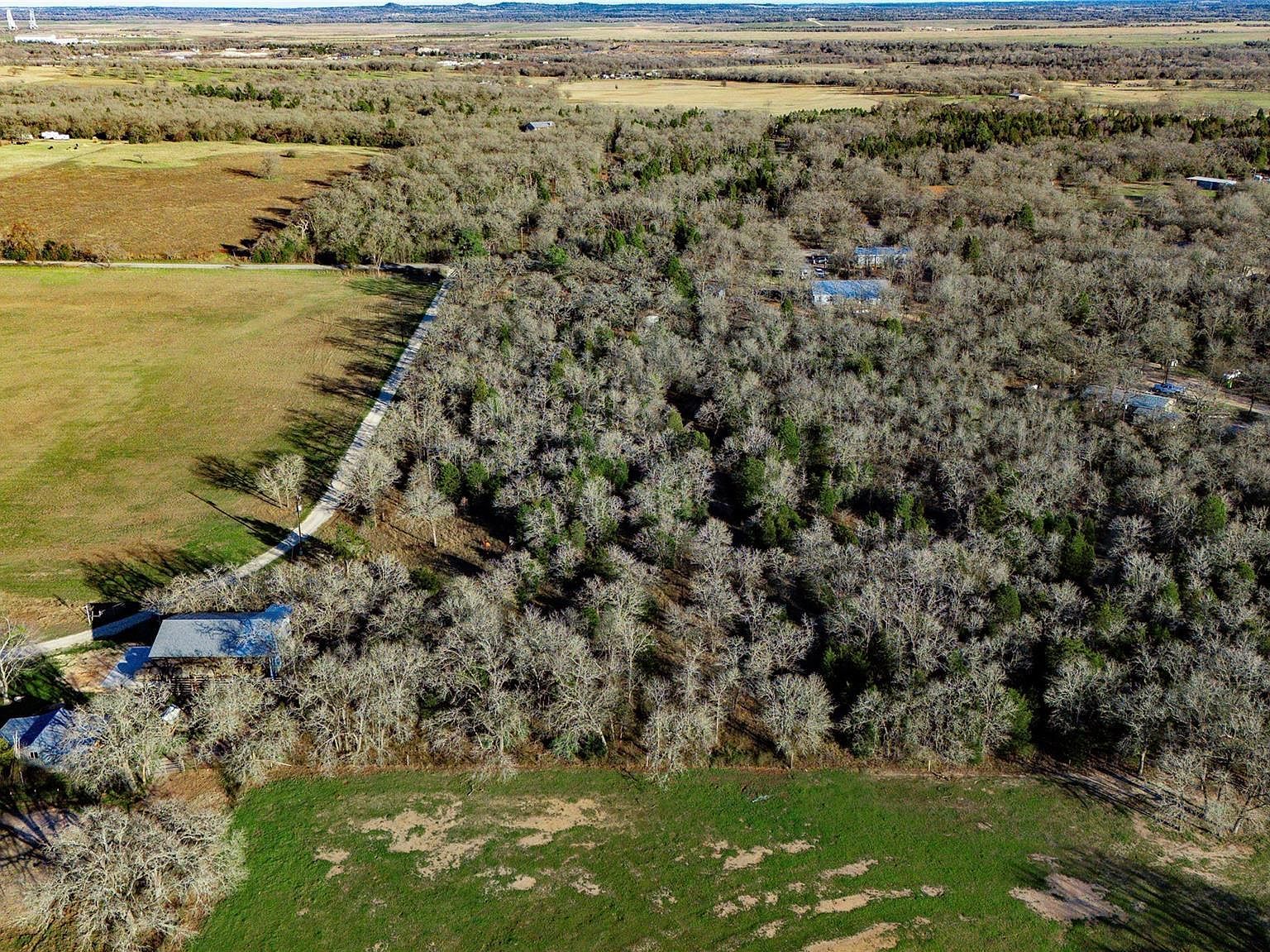 763 N County Line Rd Elgin, TX 78621 - Thumbnail 4