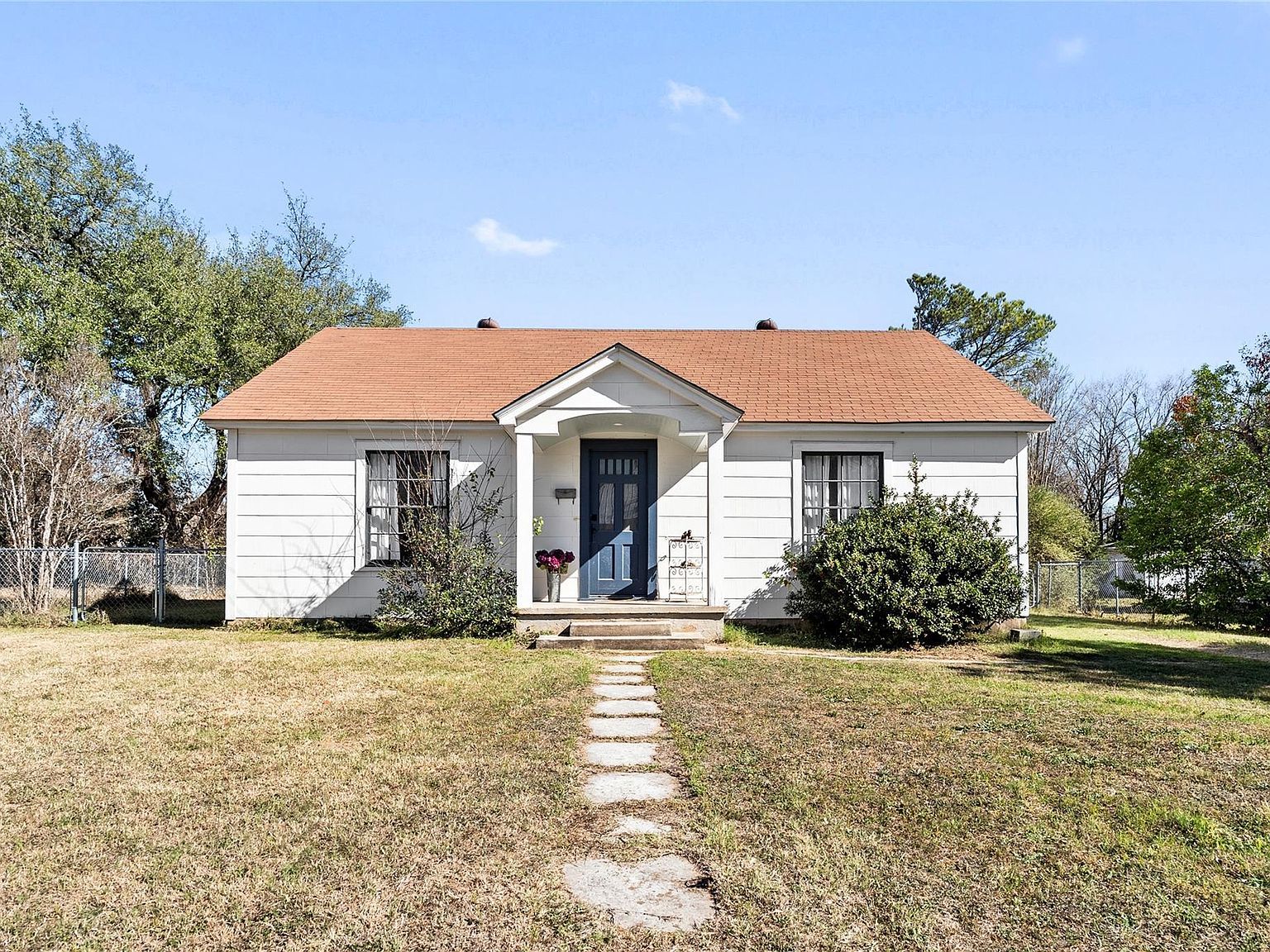 517 N Avenue F Elgin, TX 78621 - Thumbnail 4