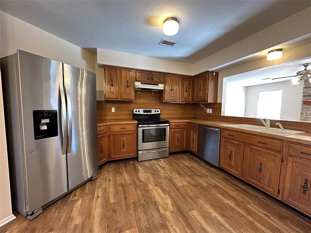 1047 Private Road 3022 Elgin, TX 78621 - Thumbnail 4