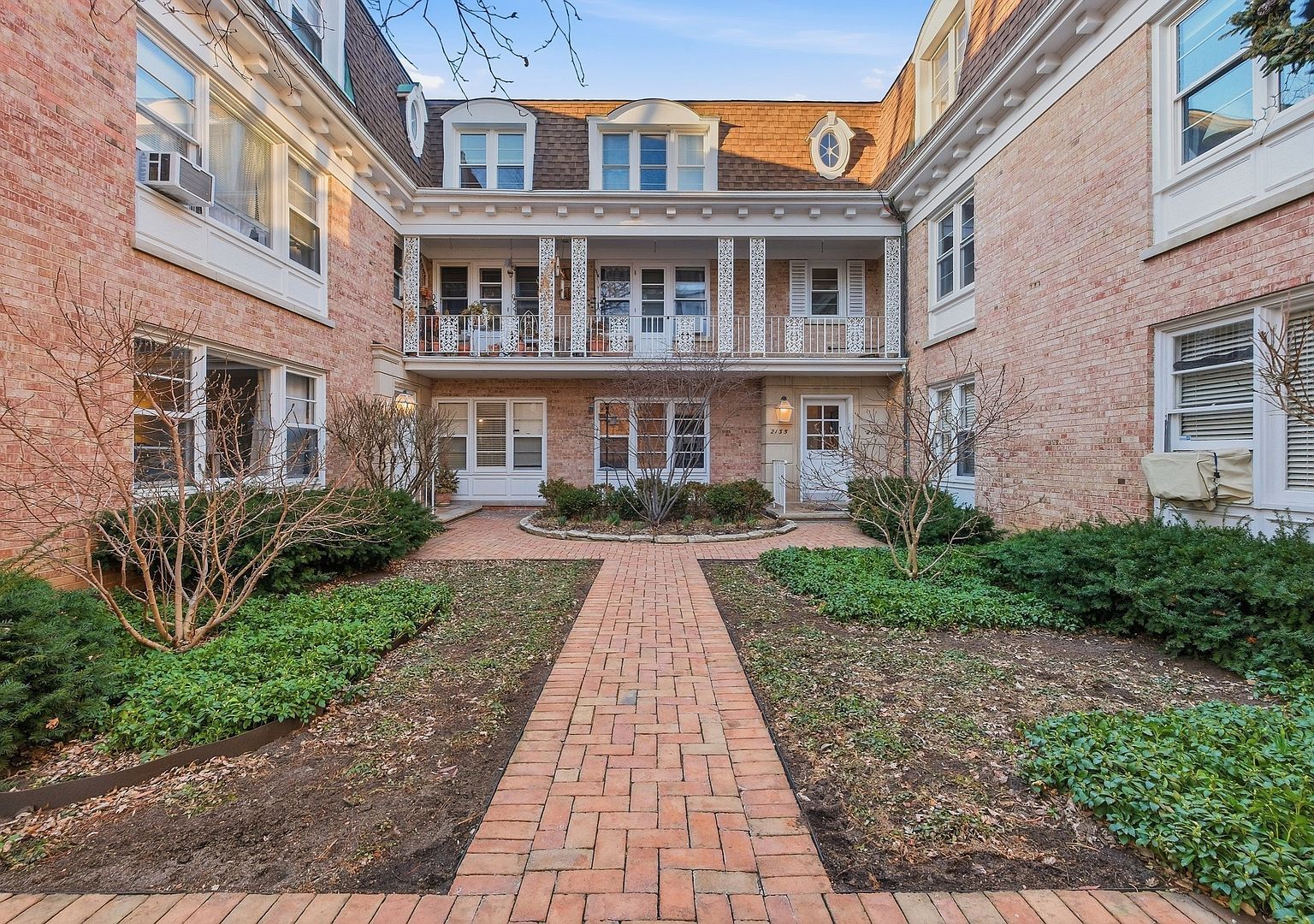 2201 Central St APT 3N Evanston, IL 60201 - Thumbnail 4