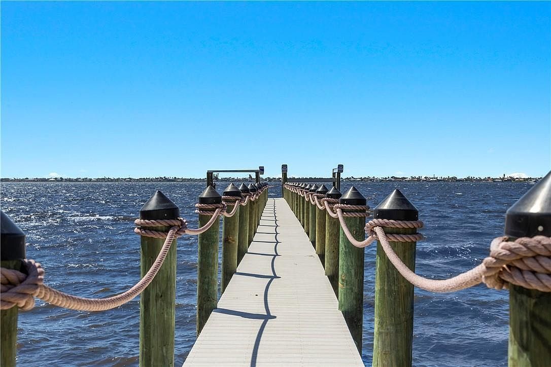 8451 Casa Del Rio Ln Fort Myers, FL 33919 - Thumbnail 4