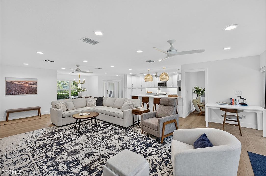 1103 Captains Walk St Sanibel, FL 33957 - Thumbnail 4