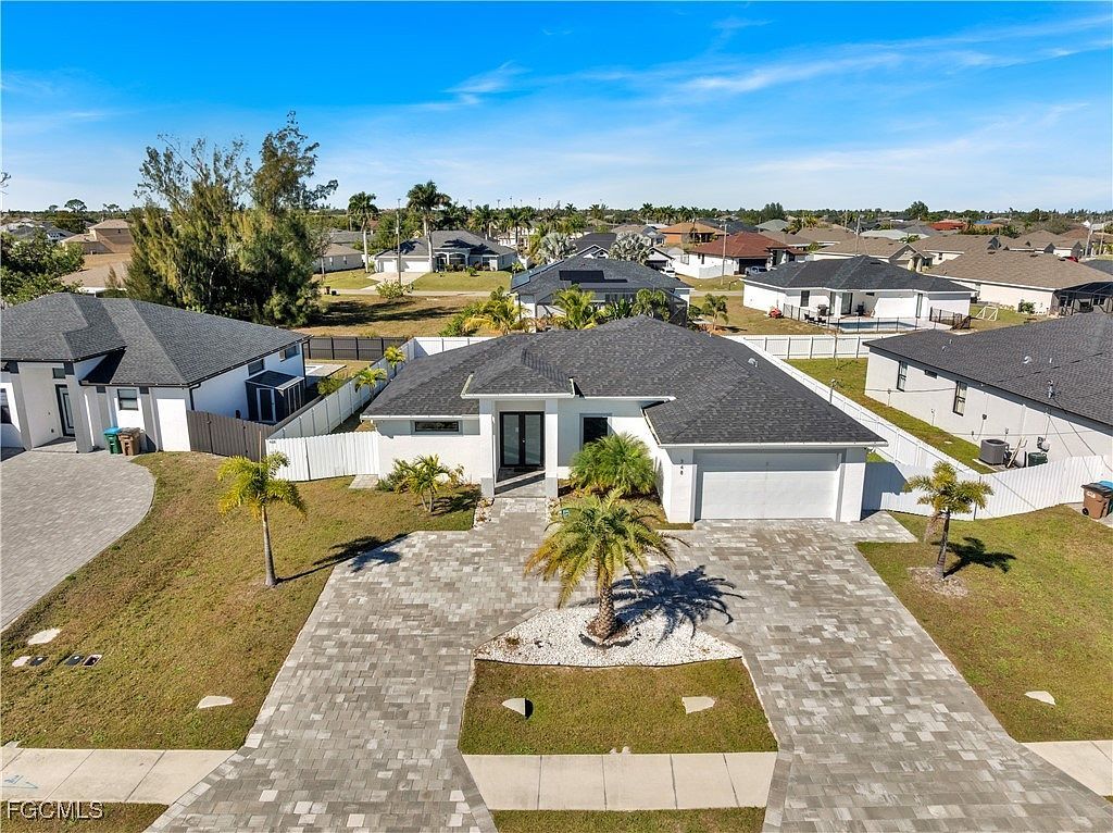 348 El Dorado Blvd S Cape Coral, FL 33991 - Thumbnail 4