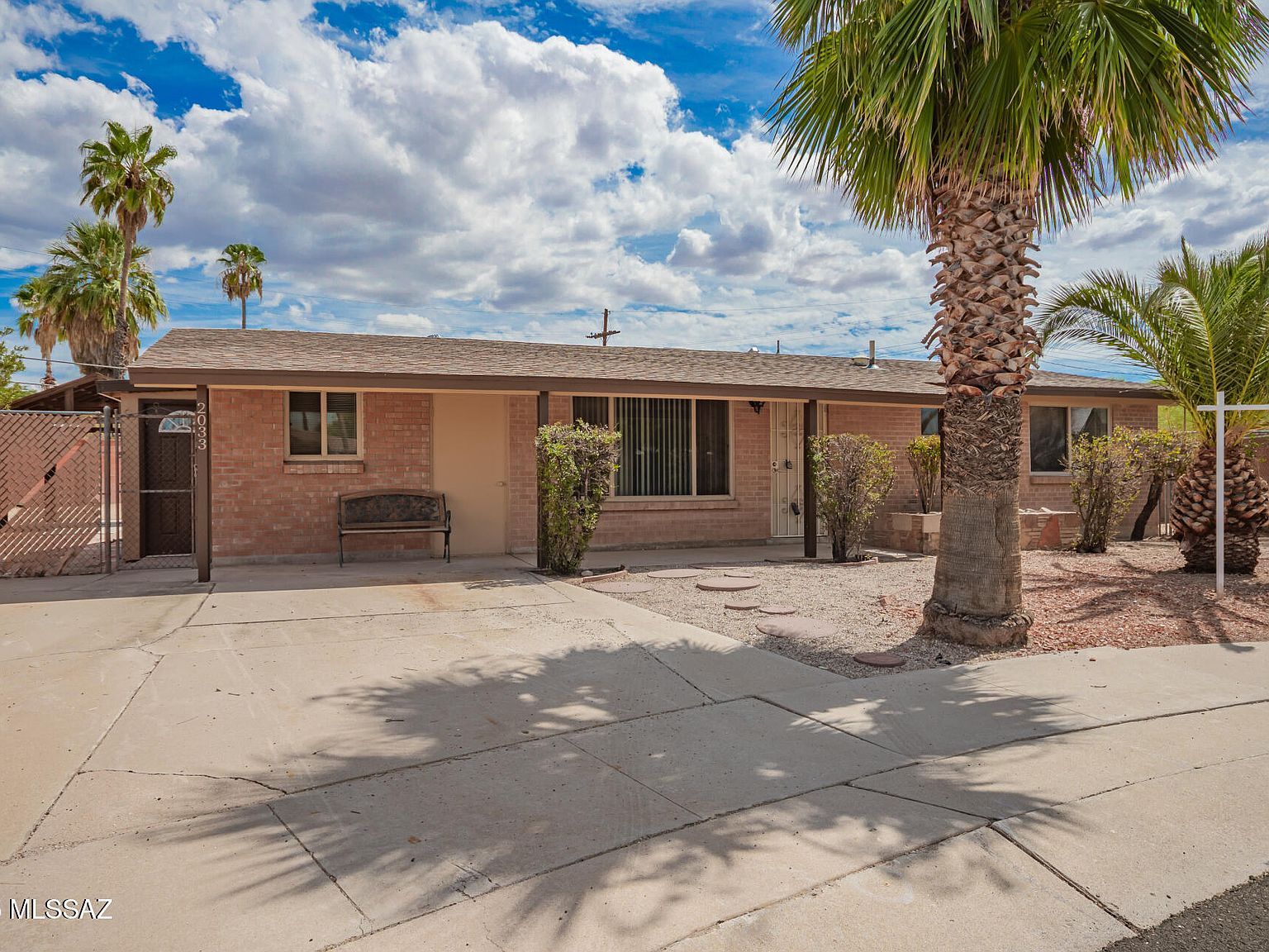 2033 S Augusta Pl Tucson, AZ 85710 - Thumbnail 4