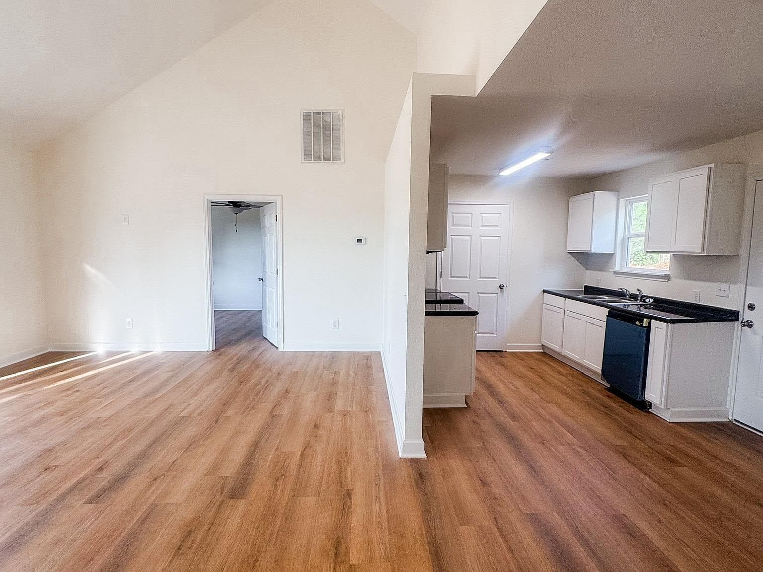 580 Country Breeze Cir Wedowee, AL 36278 - Thumbnail 4