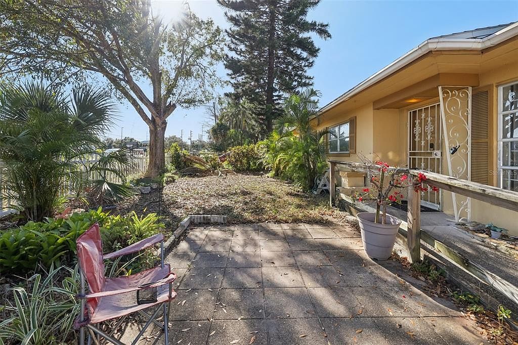 2228 NE Coachman Rd Clearwater, FL 33765 - Thumbnail 4