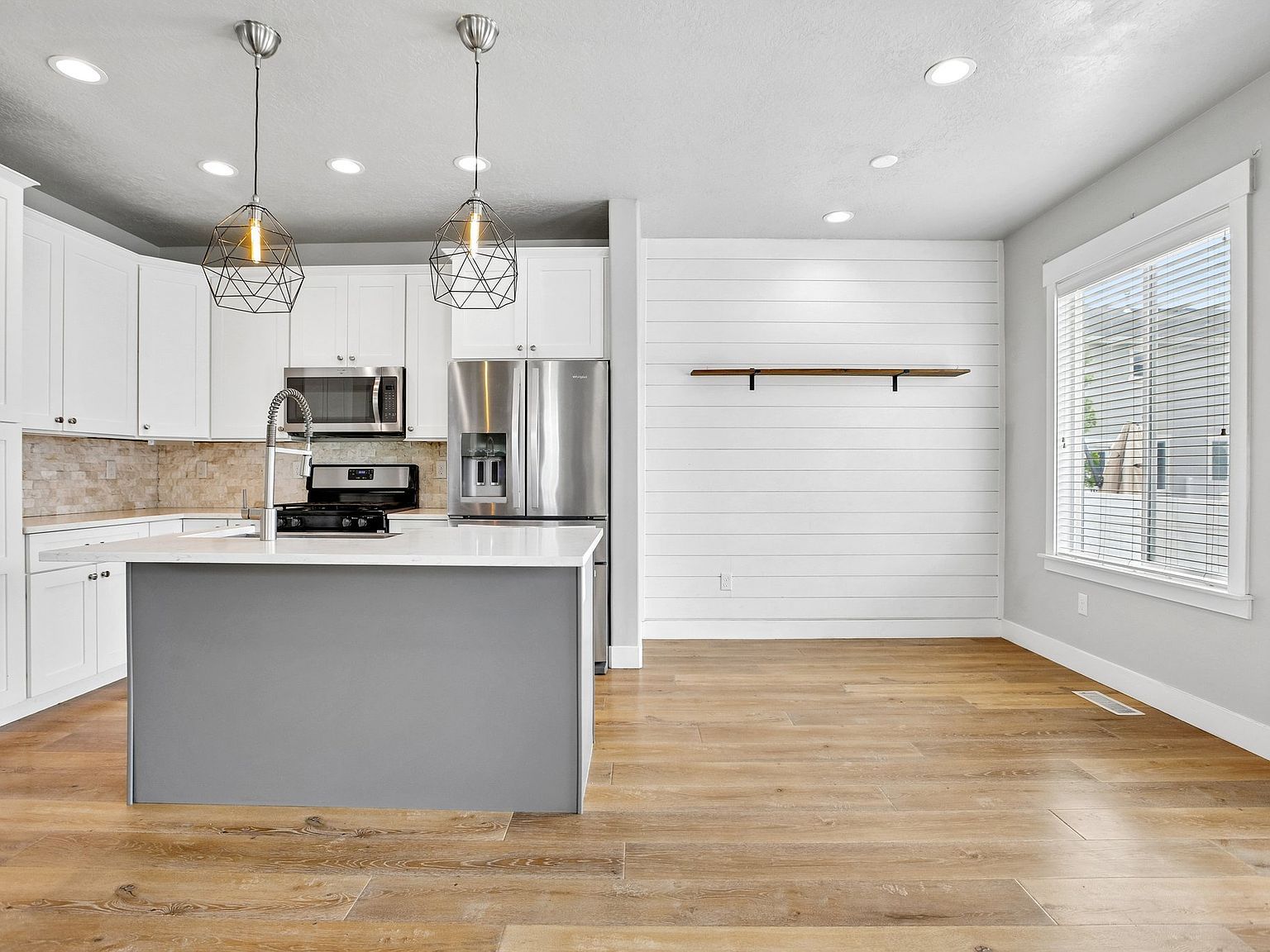 167 W Silver Springs Dr N Vineyard, UT 84058 - Thumbnail 4