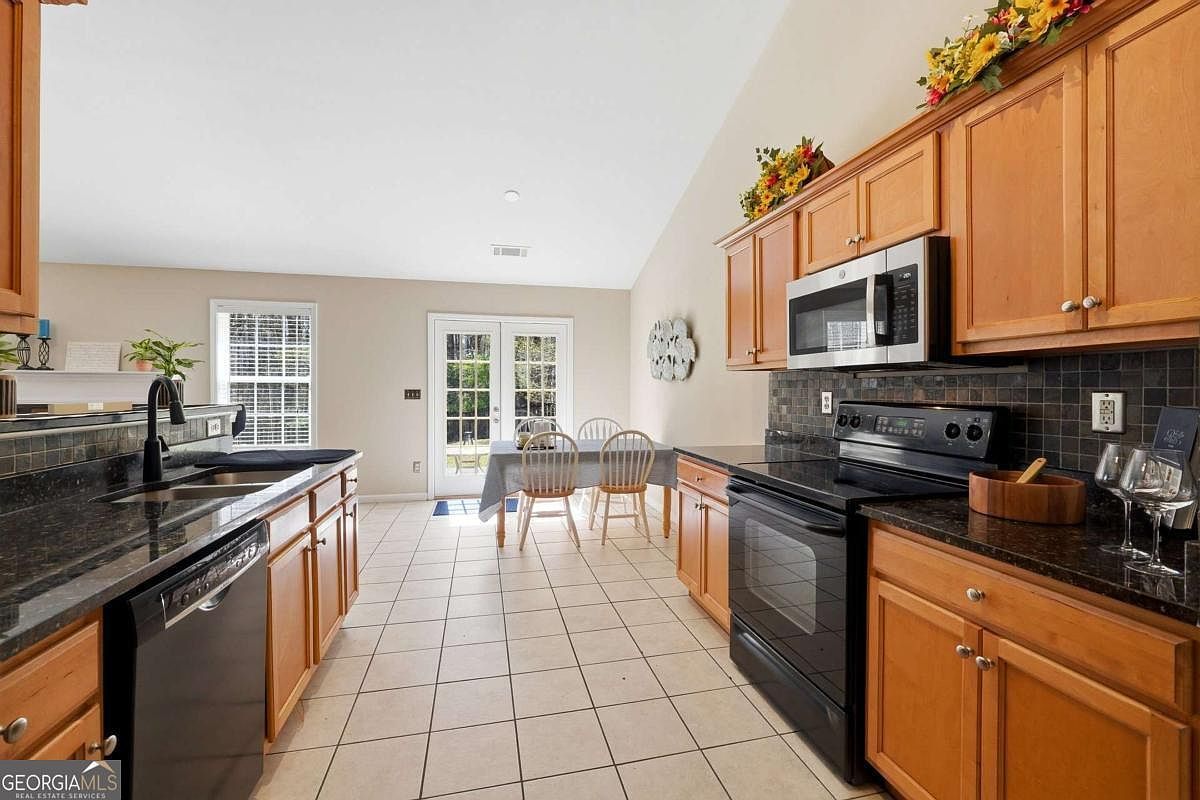 328 Carrington Dr Athens, GA 30605 - Thumbnail 4