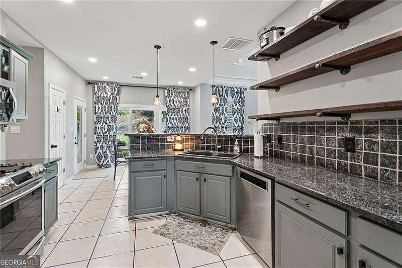 4564 Bogan Gates Trl Buford, GA 30519 - Thumbnail 4