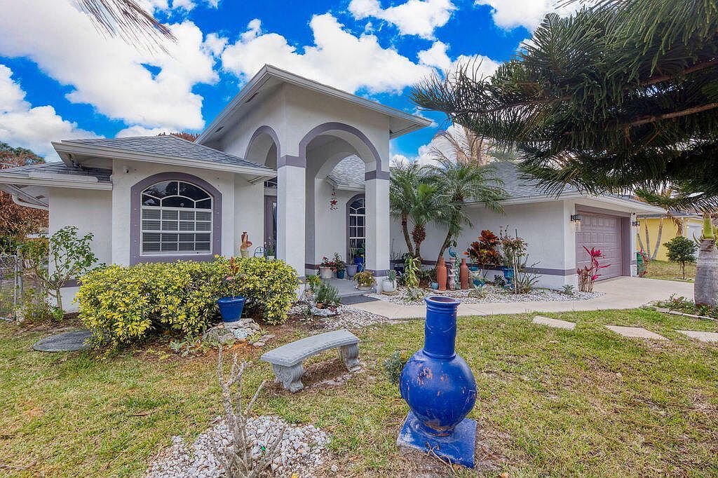 662 SW Dwight Ave Port Saint Lucie, FL 34983 - Thumbnail 4