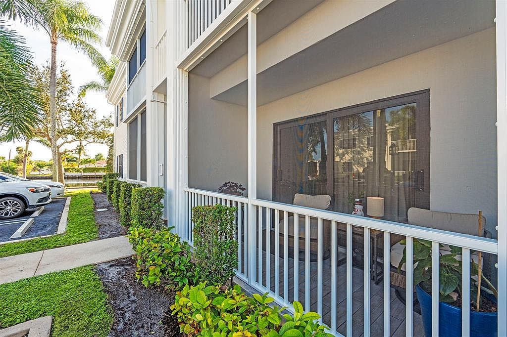 160 Cypress Club Dr APT 604 Pompano Beach, FL 33060 - Thumbnail 4