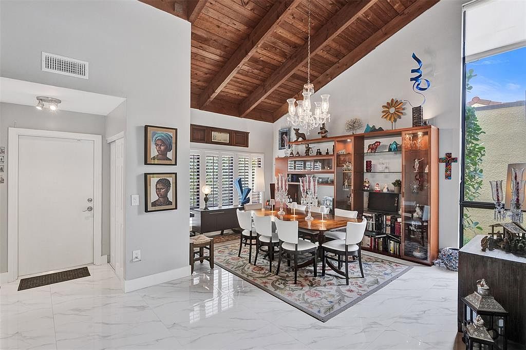 1017 NE 202nd Ln Miami, FL 33179 - Thumbnail 4