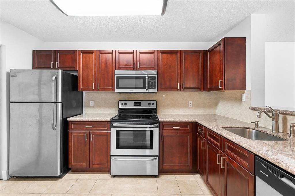 11295 W Atlantic Blvd APT 207 Pompano Beach, FL 33071 - Thumbnail 4