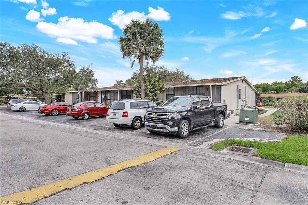 5229 Treetops Dr #I Naples, FL 34113 - Thumbnail 4