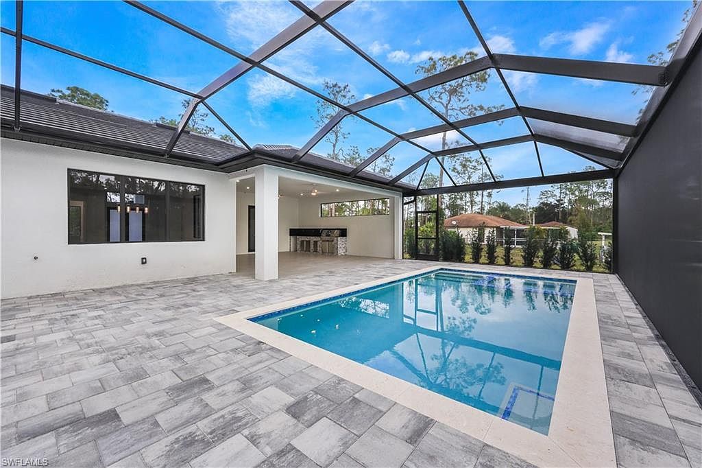 2806 Golden Gate Blvd W Naples, FL 34120 - Thumbnail 4