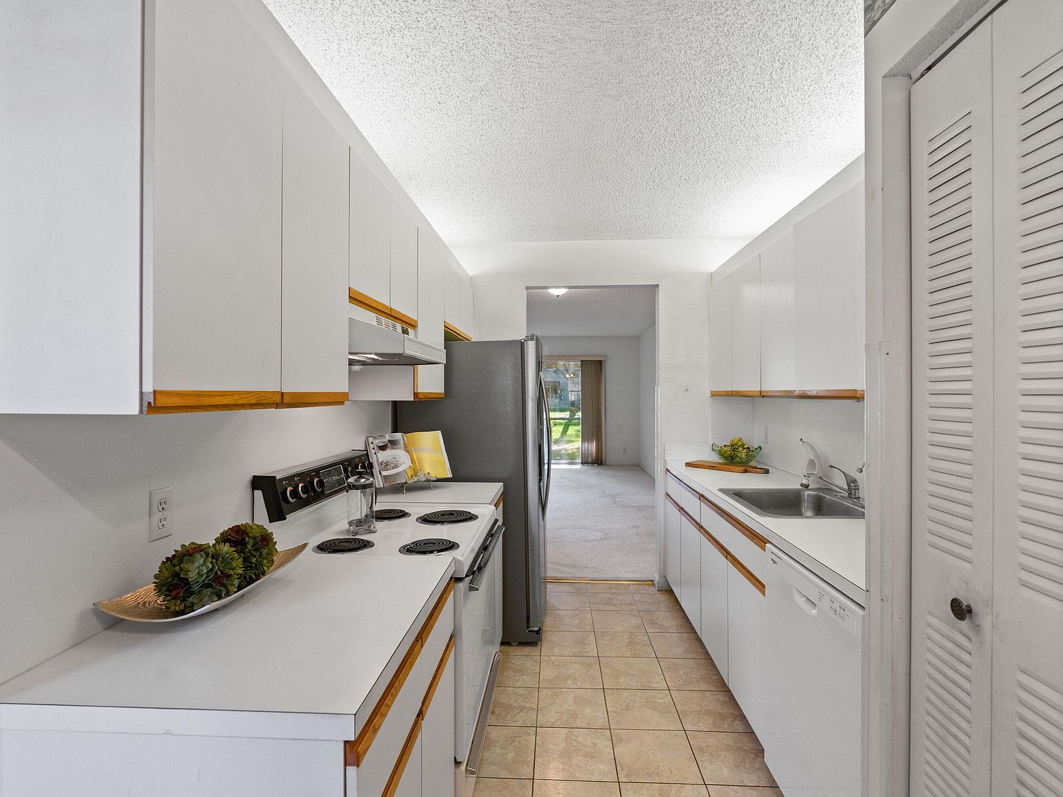 1251 SW 125th Ave APT 105T Pembroke Pines, FL 33027 - Thumbnail 4