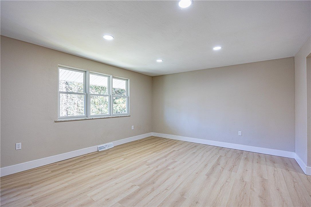 476 Fielding Dr Pittsburgh, PA 15235 - Thumbnail 4