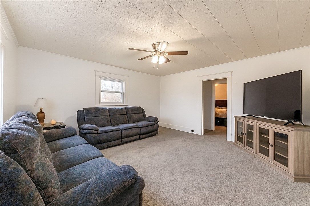 1470 Old Leechburg Rd Pittsburgh, PA 15239 - Thumbnail 4